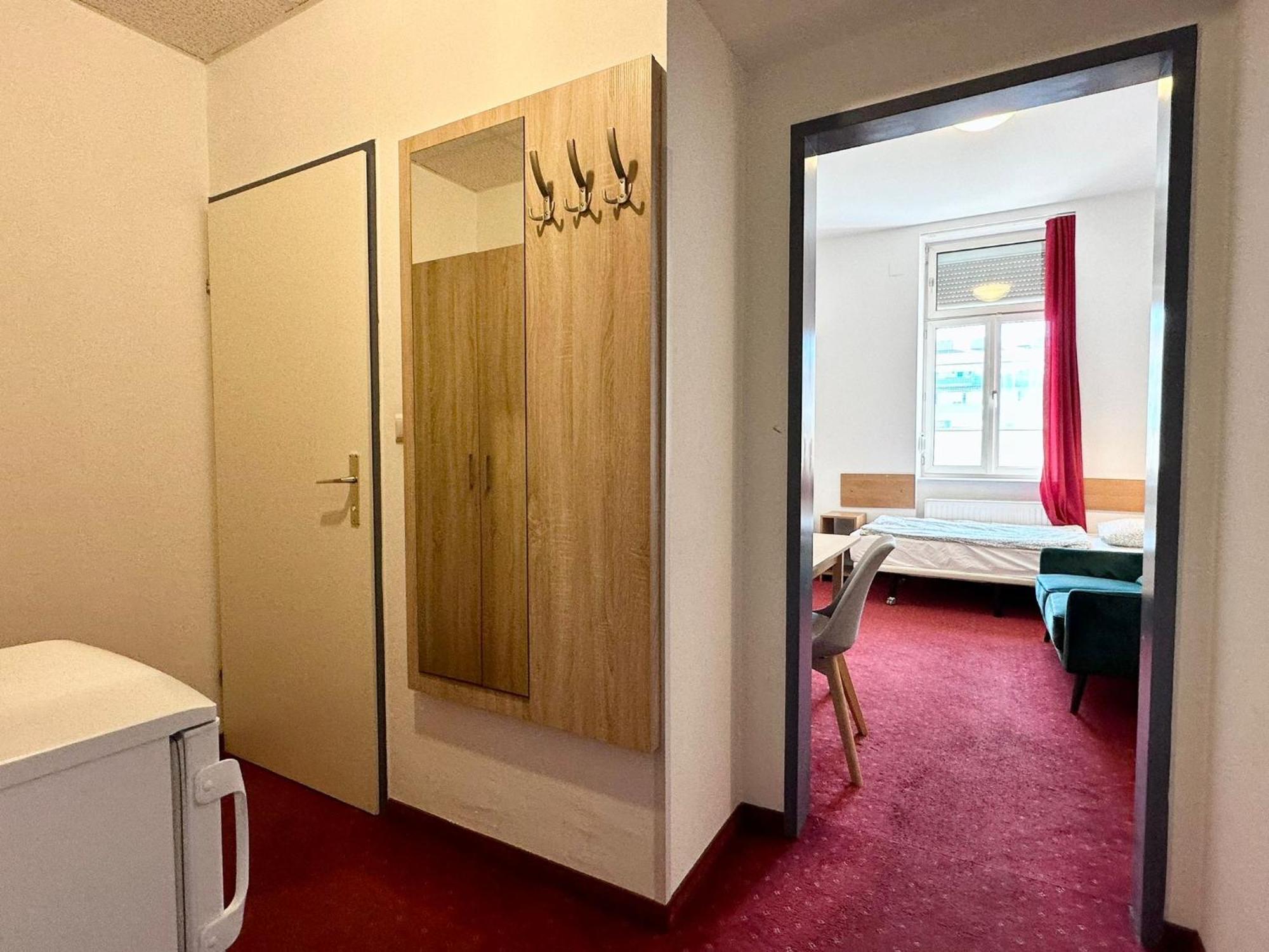 Aparthotel Very Central, 3 Min To Metro *