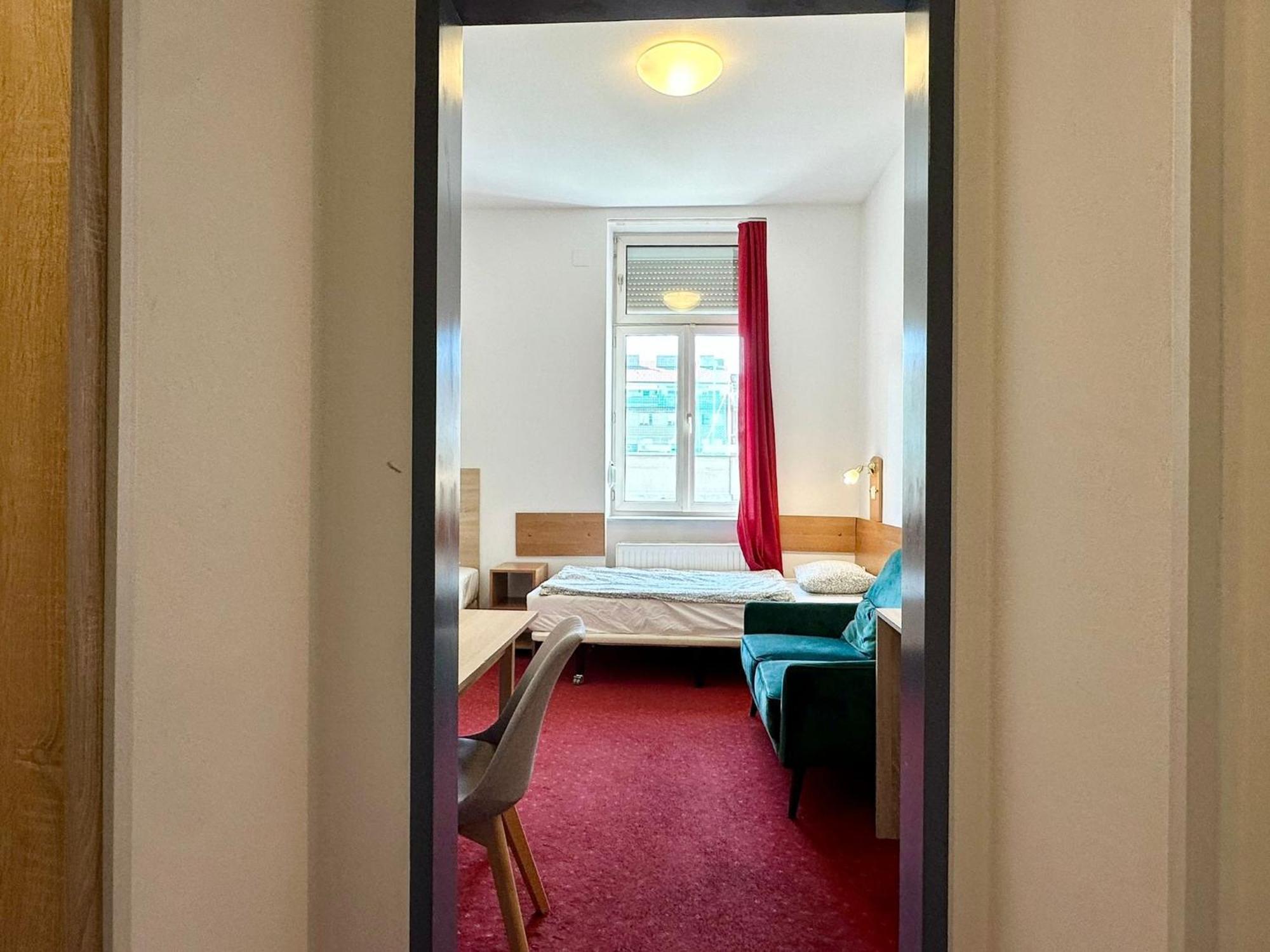 Aparthotel Very Central, 3 Min To Metro *